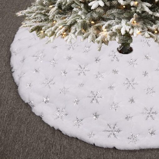 78, 90, 120 or 140 CM Faux Fur Christmas Tree Skirt - Image 8