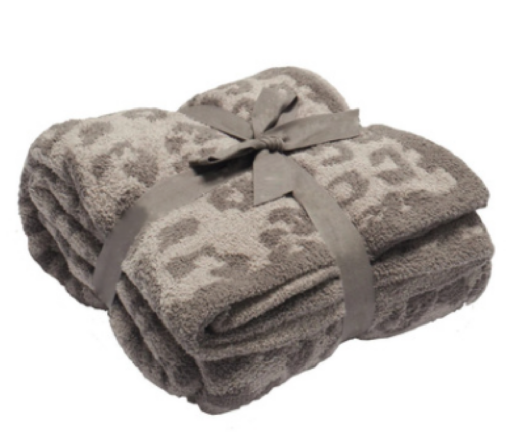 Soft Leopard Flannel blanket - Image 5