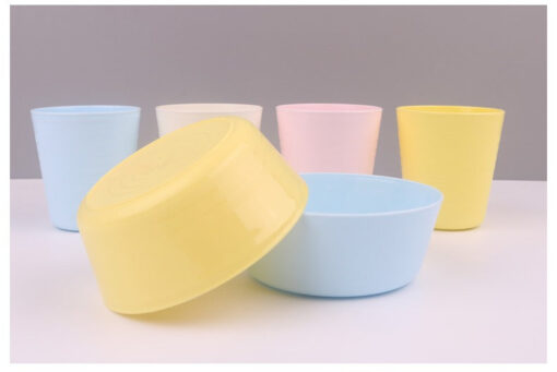 12 Piece Plastic Dinnerware Set - Image 2