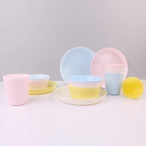 12 Piece Plastic Dinnerware Set - Image 10