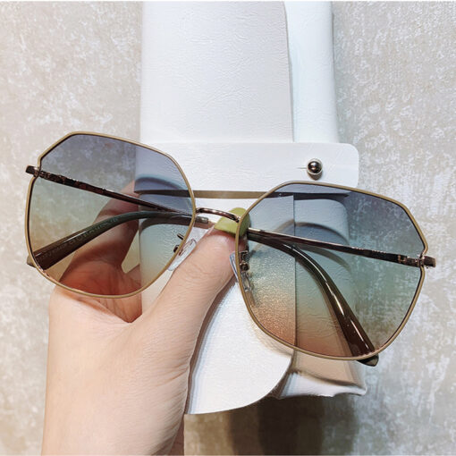 Irregular Metal Frame Gradient Sunglasses - Image 2