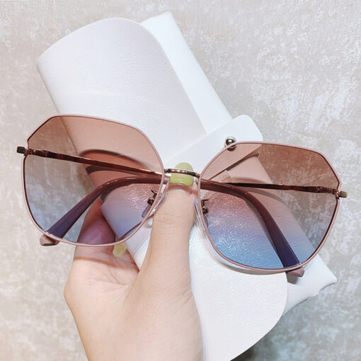 Irregular Metal Frame Gradient Sunglasses - Image 4