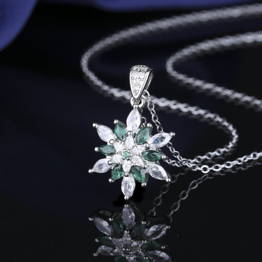 Elegant Snowflake Fashion Jewellery Set - Image 2