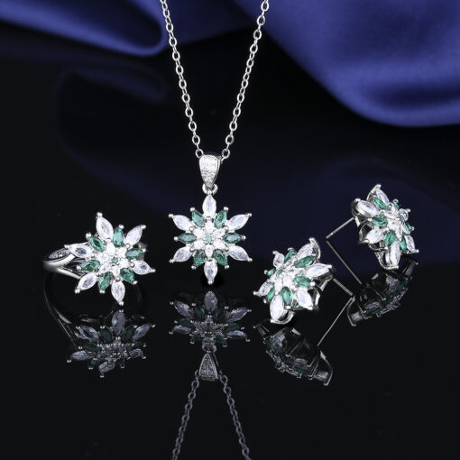 Elegant Snowflake Fashion Jewellery Set - Image 5